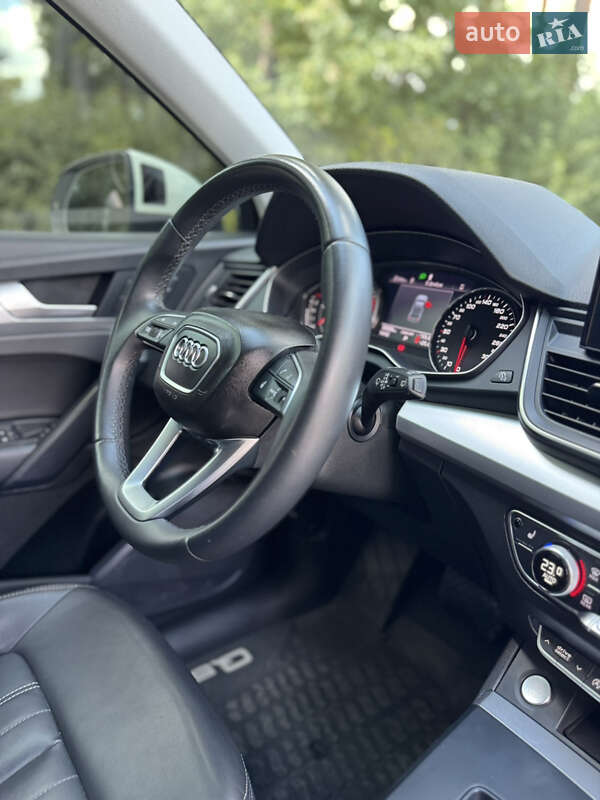 Внедорожник / Кроссовер Audi Q5 2020 в Шепетовке