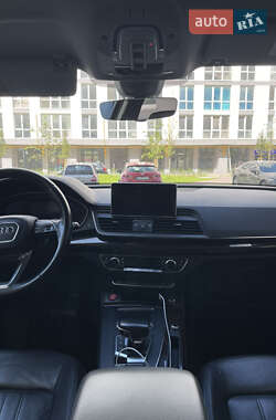 Внедорожник / Кроссовер Audi Q5 2018 в 
