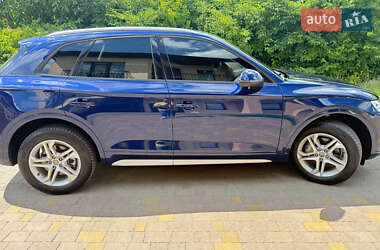 Внедорожник / Кроссовер Audi Q5 2018 в 