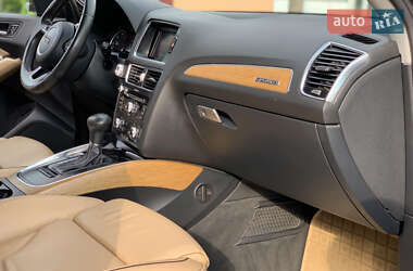 Внедорожник / Кроссовер Audi Q5 2012 в 