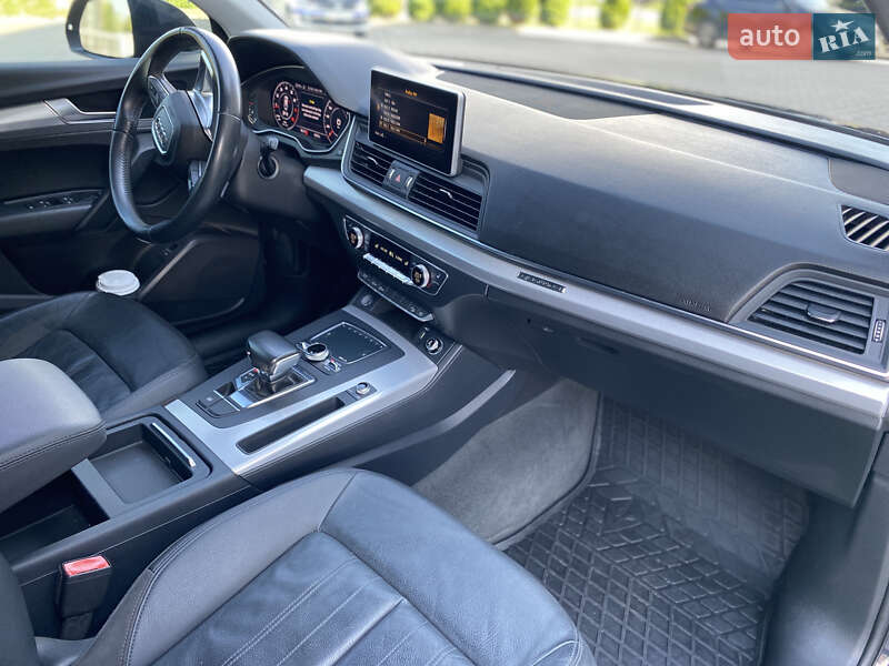 Внедорожник / Кроссовер Audi Q5 2017 в Броварах