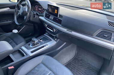 Внедорожник / Кроссовер Audi Q5 2017 в 