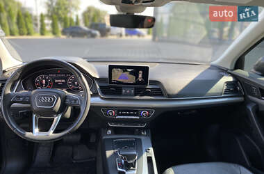 Внедорожник / Кроссовер Audi Q5 2017 в 