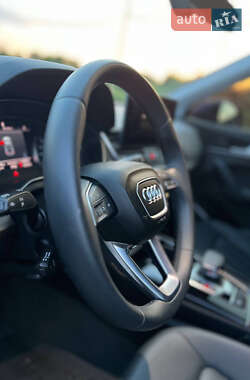 Внедорожник / Кроссовер Audi Q5 2021 в 