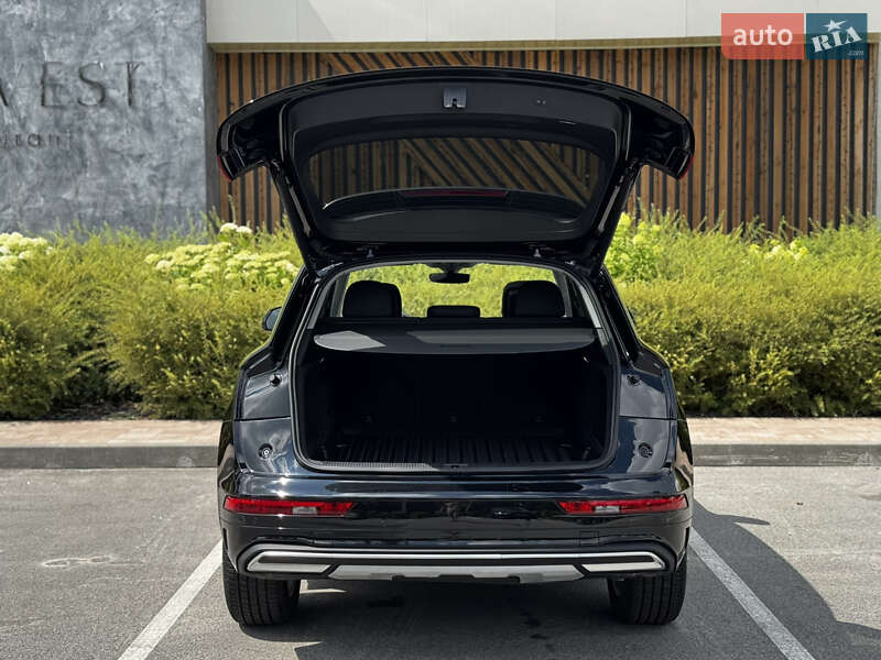 Внедорожник / Кроссовер Audi Q5 2023 в Киеве