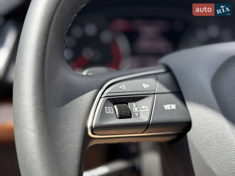 Внедорожник / Кроссовер Audi Q5 2023 в Киеве