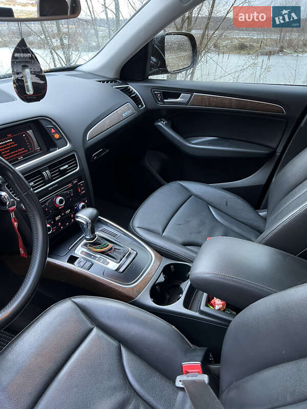Внедорожник / Кроссовер Audi Q5 2012 в Полонном