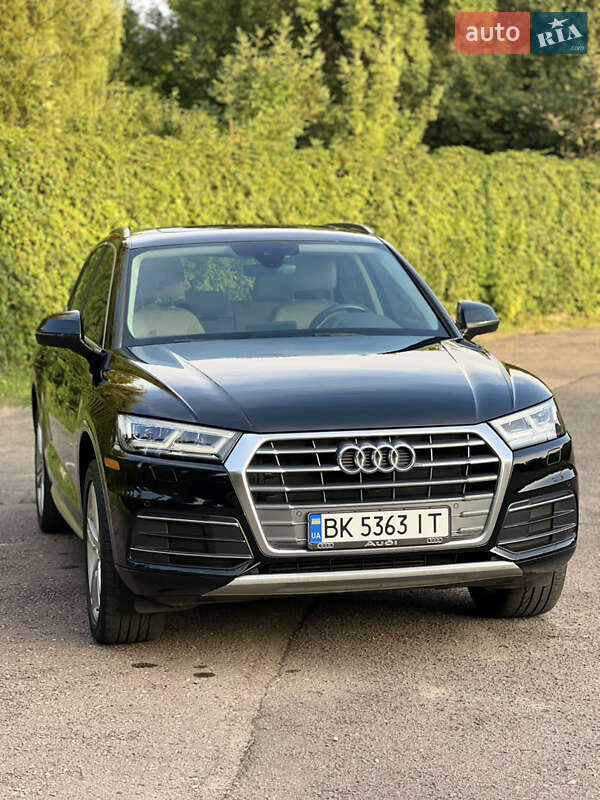 Внедорожник / Кроссовер Audi Q5 2017 в Ровно