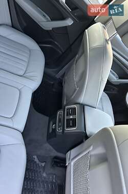 Внедорожник / Кроссовер Audi Q5 2018 в 