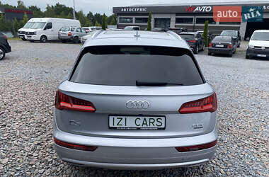Внедорожник / Кроссовер Audi Q5 2018 в 