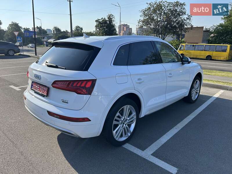 Внедорожник / Кроссовер Audi Q5 2018 в Киеве