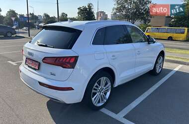 Внедорожник / Кроссовер Audi Q5 2018 в 