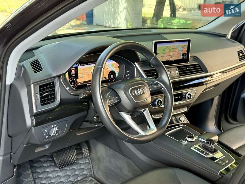 Внедорожник / Кроссовер Audi Q5 2020 в Днепре