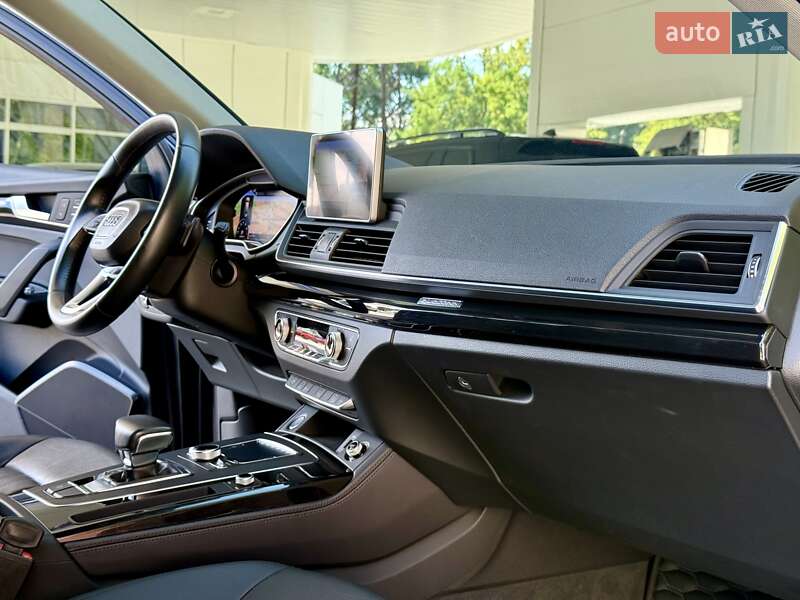 Внедорожник / Кроссовер Audi Q5 2020 в Днепре