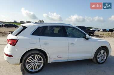 Внедорожник / Кроссовер Audi Q5 2018 в 