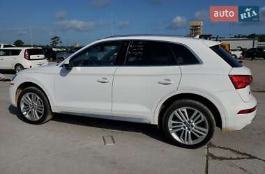Внедорожник / Кроссовер Audi Q5 2018 в 