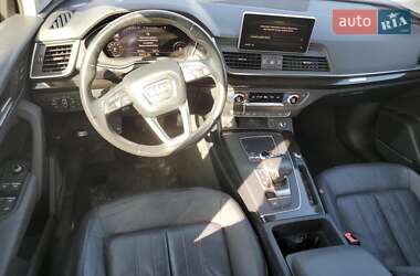 Внедорожник / Кроссовер Audi Q5 2018 в 