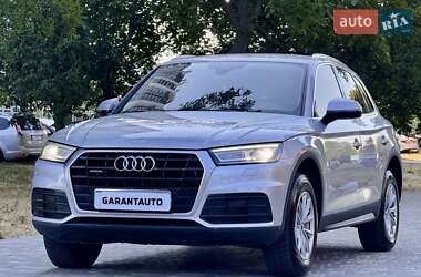 Внедорожник / Кроссовер Audi Q5 2018 в 