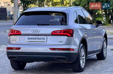 Внедорожник / Кроссовер Audi Q5 2018 в 