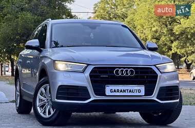 Внедорожник / Кроссовер Audi Q5 2018 в 