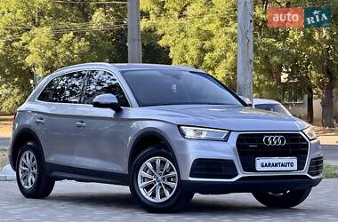 Внедорожник / Кроссовер Audi Q5 2018 в 