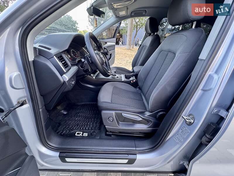 Позашляховик / Кросовер Audi Q5 2017 в Одесі