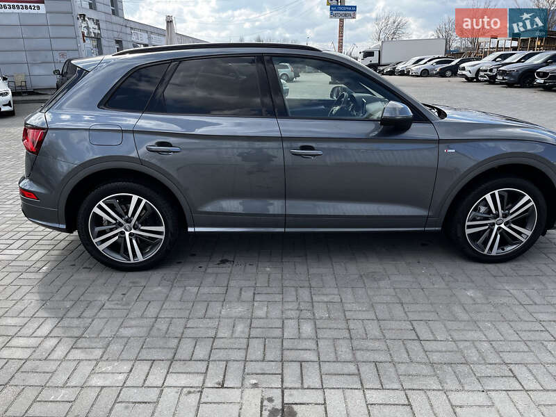 Позашляховик / Кросовер Audi Q5 2020 в Запоріжжі