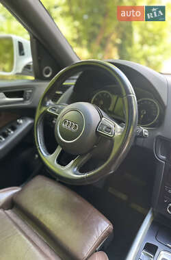 Позашляховик / Кросовер Audi Q5 2016 в 