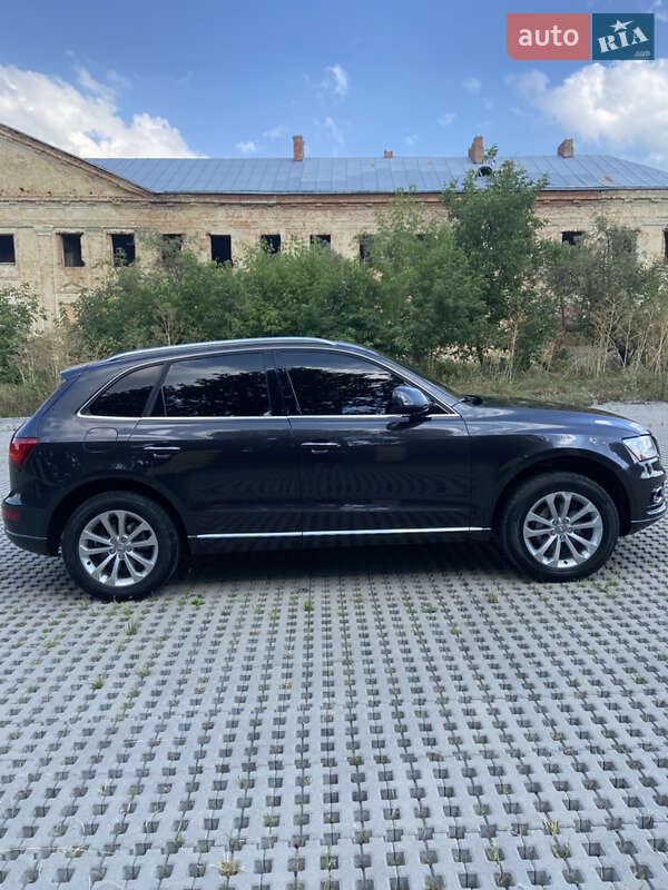 Внедорожник / Кроссовер Audi Q5 2017 в Тульчине