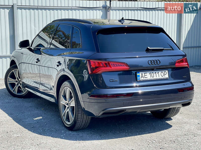 Внедорожник / Кроссовер Audi Q5 2019 в Каменском