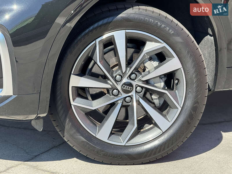Внедорожник / Кроссовер Audi Q5 2024 в Киеве