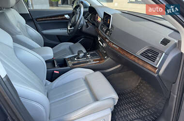Внедорожник / Кроссовер Audi Q5 2017 в 