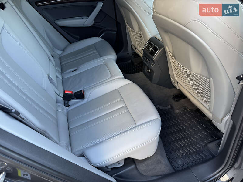 Внедорожник / Кроссовер Audi Q5 2017 в Киеве