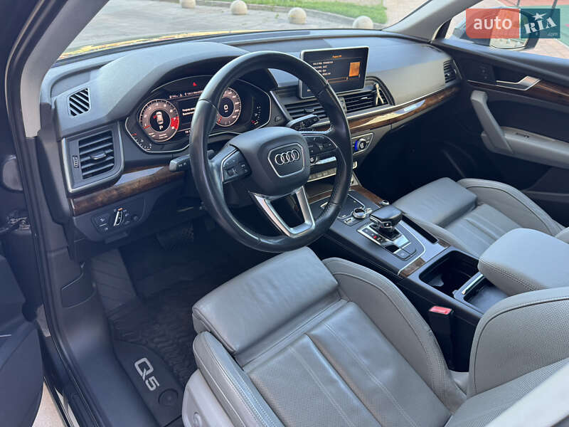 Внедорожник / Кроссовер Audi Q5 2017 в Киеве