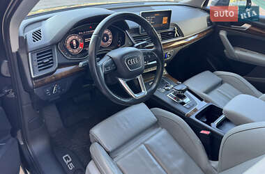 Внедорожник / Кроссовер Audi Q5 2017 в 