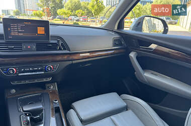 Внедорожник / Кроссовер Audi Q5 2017 в 