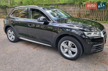 Внедорожник / Кроссовер Audi Q5 2018 в 
