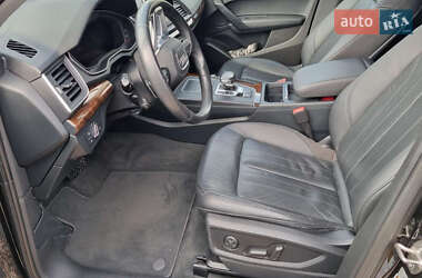 Внедорожник / Кроссовер Audi Q5 2018 в 