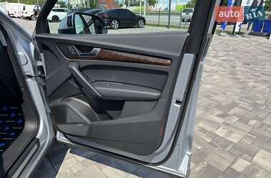 Внедорожник / Кроссовер Audi Q5 2018 в 