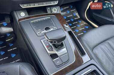 Внедорожник / Кроссовер Audi Q5 2018 в 