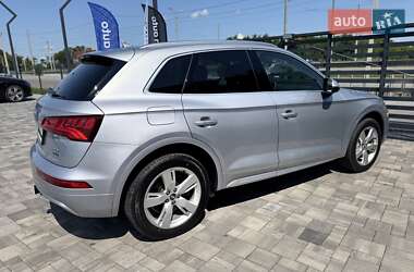Внедорожник / Кроссовер Audi Q5 2018 в 