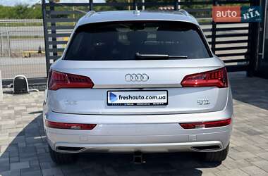 Внедорожник / Кроссовер Audi Q5 2018 в 