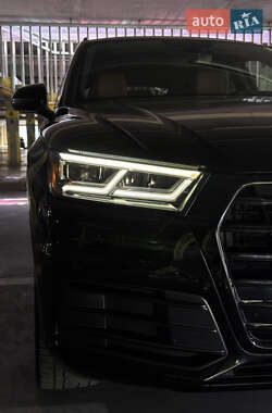Позашляховик / Кросовер Audi Q5 2017 в 