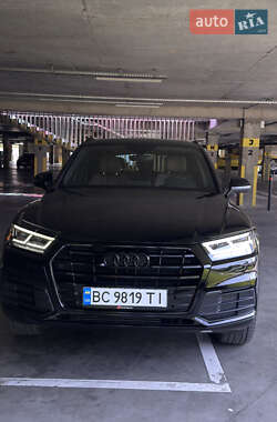 Позашляховик / Кросовер Audi Q5 2017 в 
