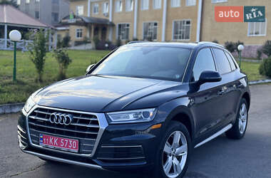 Внедорожник / Кроссовер Audi Q5 2017 в 