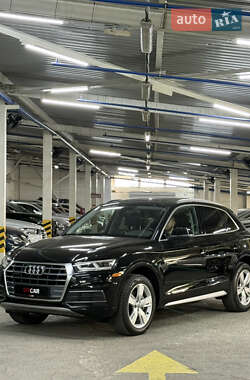 Внедорожник / Кроссовер Audi Q5 2018 в 