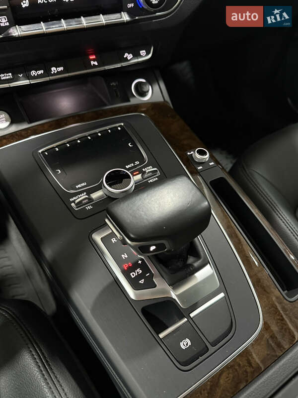 Внедорожник / Кроссовер Audi Q5 2018 в Одессе