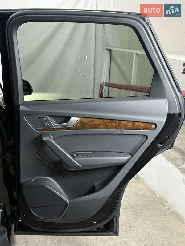 Внедорожник / Кроссовер Audi Q5 2018 в Одессе