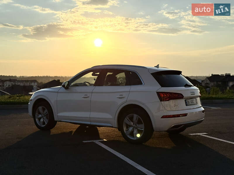 Внедорожник / Кроссовер Audi Q5 2017 в Ровно фото 3 Внедорожник / Кроссовер Audi Q5 2017 в Ровно