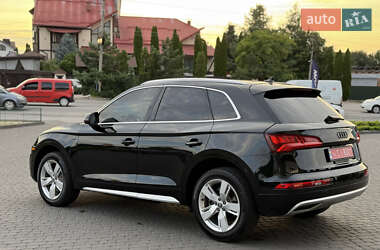 Внедорожник / Кроссовер Audi Q5 2017 в 